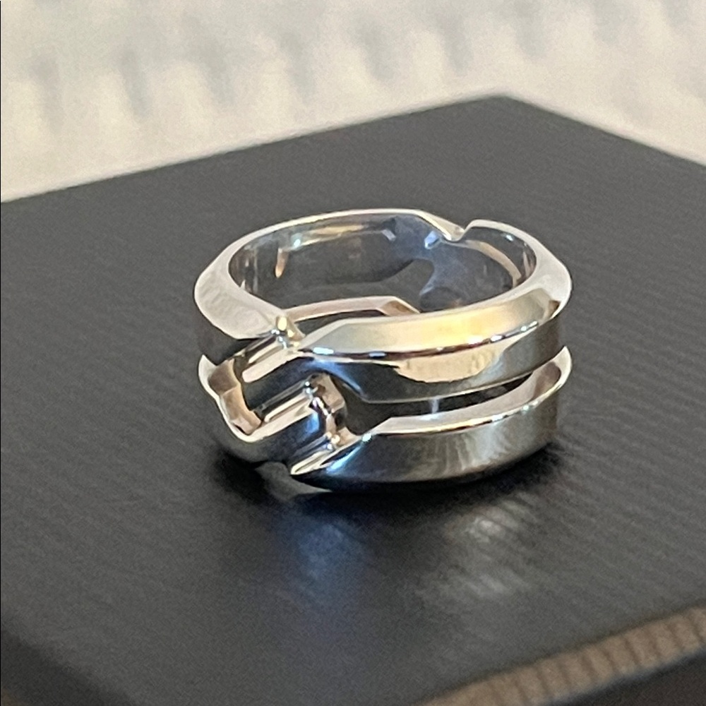 Gucci Infinity Knot Ring Size 6US - Picture 8 of 16